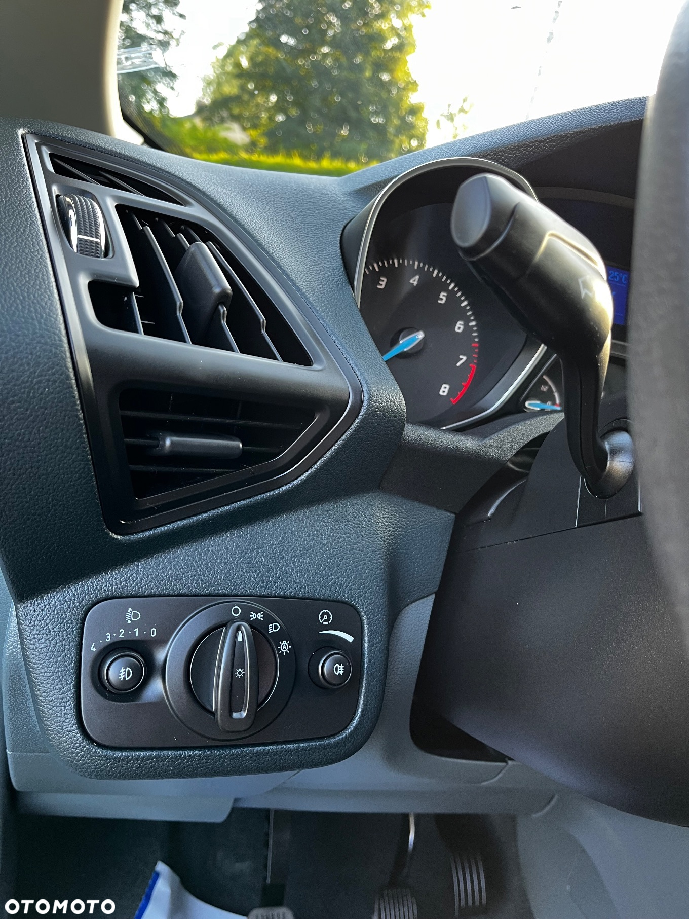 Ford C-MAX 1.6 Ti-VCT Champions Edition - 13