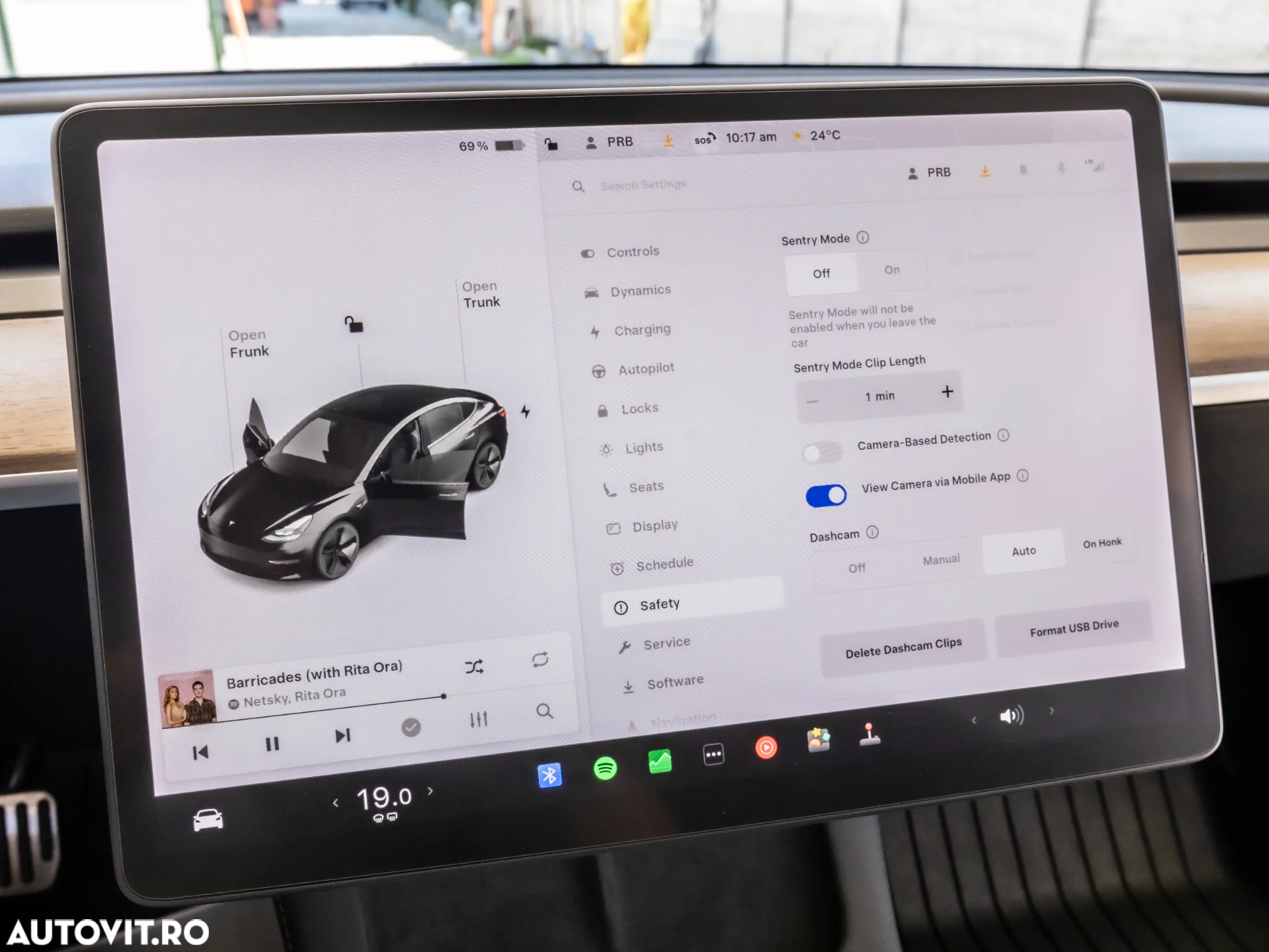 Tesla Model 3 Long Range - 29