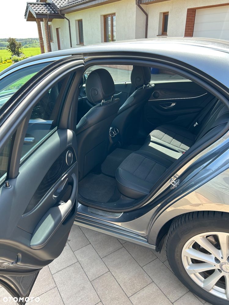 Mercedes-Benz Klasa E 220 d 4-Matic - 7