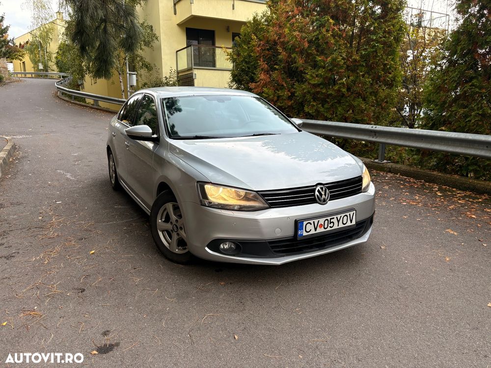 Volkswagen Jetta 1.6 TDI Blue Motion Technology Comfortline - 1