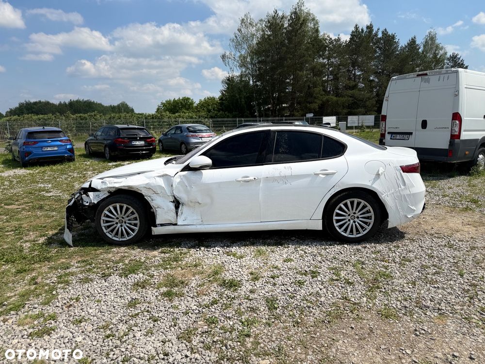 Alfa Romeo Giulia 2.0 Turbo Veloce - 12