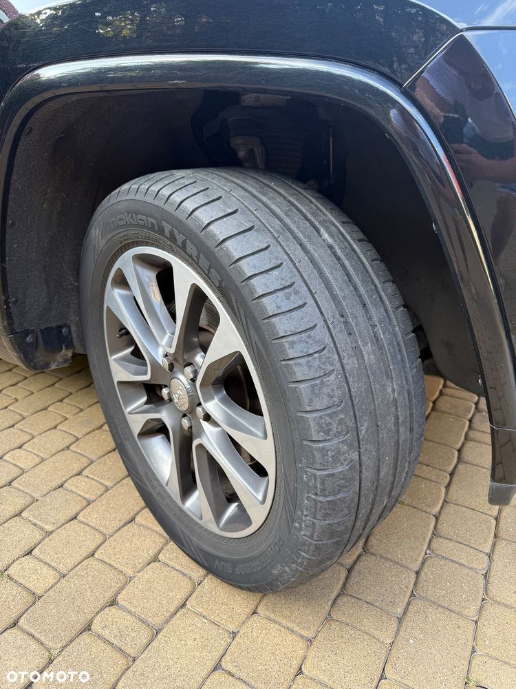 Jeep Grand Cherokee - 21