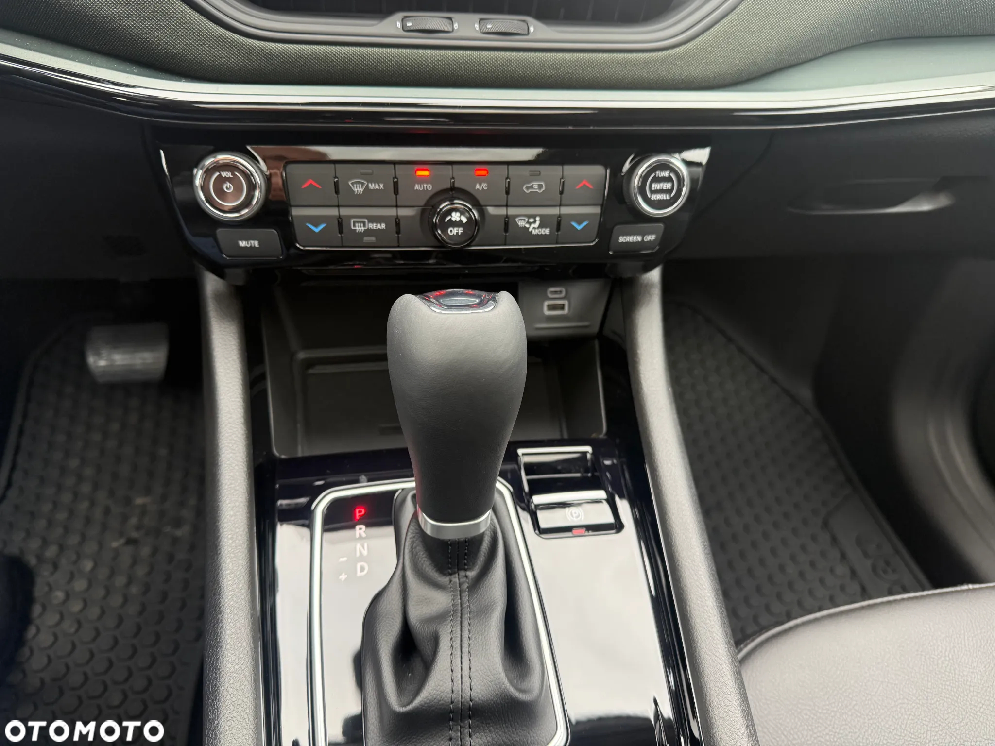 Jeep Compass - 14
