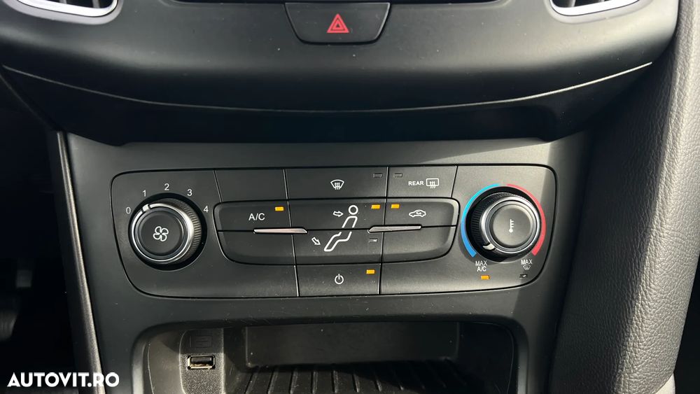 Ford Focus 1.0 EcoBoost Start-Stopp-System Business Edition - 12