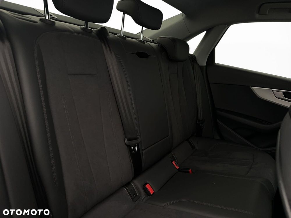 Audi A4 Limousine - 33