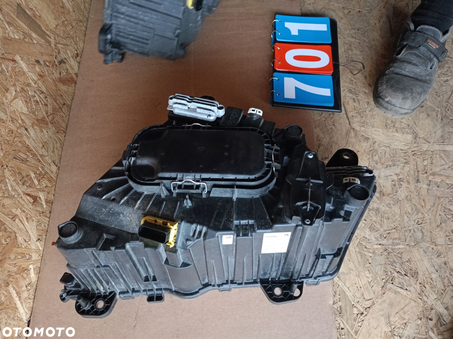 LAMPA REFLEKTOR H7 PRAWY LEWY VOLVO FH5 - 5