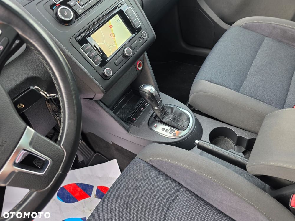 Volkswagen Touran - 16