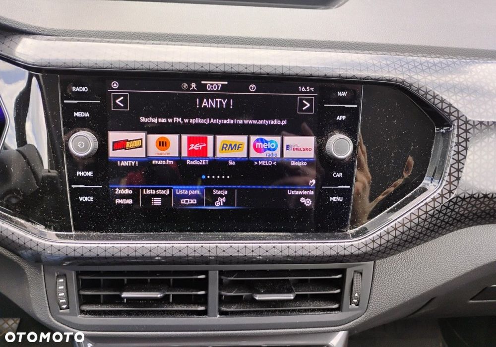 Volkswagen T-Cross - 16