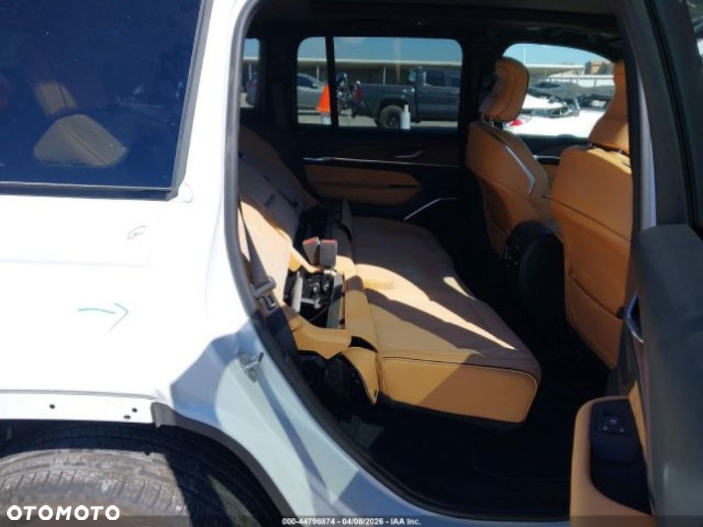 Jeep Grand Cherokee - 10