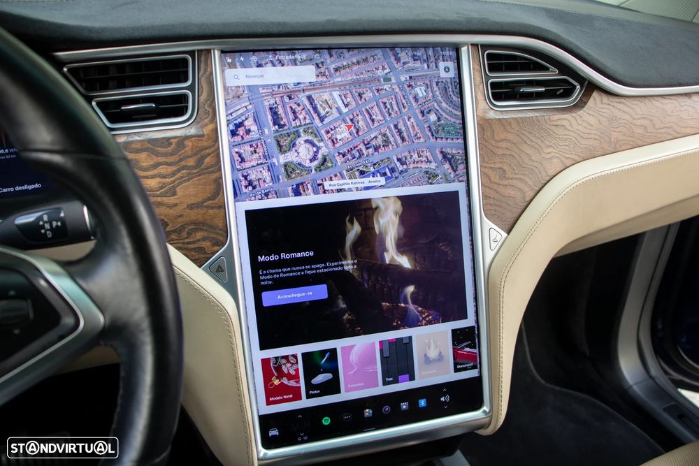 Tesla Model X 90D - 21