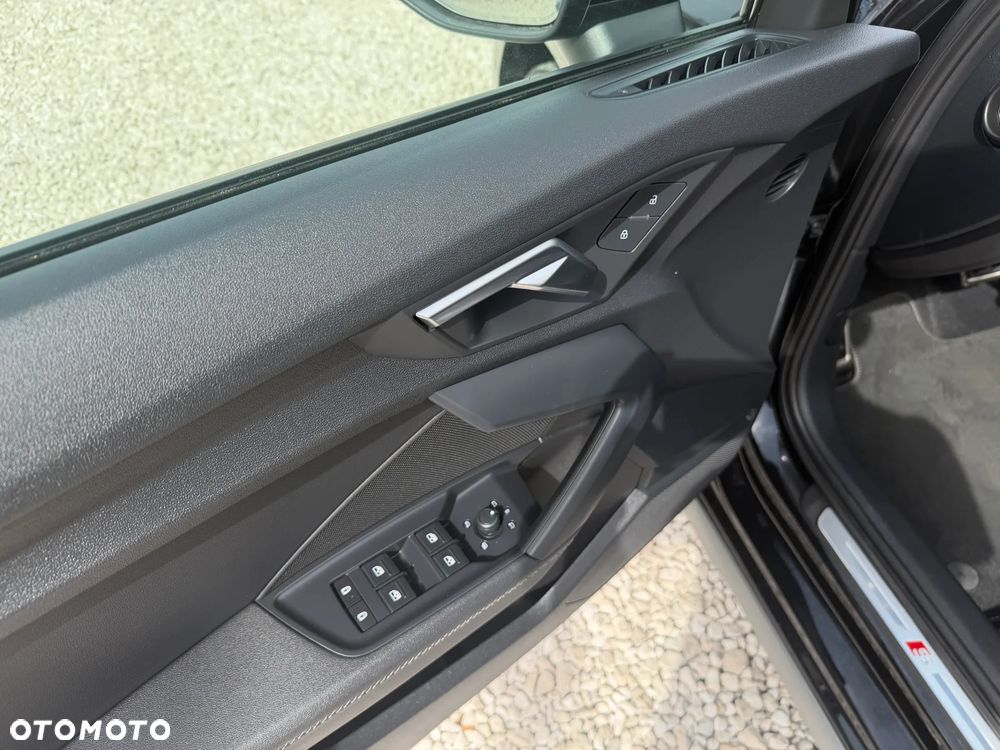 Audi A3 Sportback 40 TDI quattro S tronic S line - 17