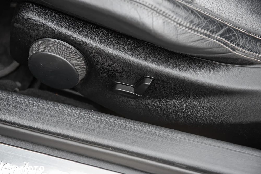 Mercedes-Benz Klasa E 350 CGI BlueEFFICIENCY 7G-TRONIC Avantgarde - 16