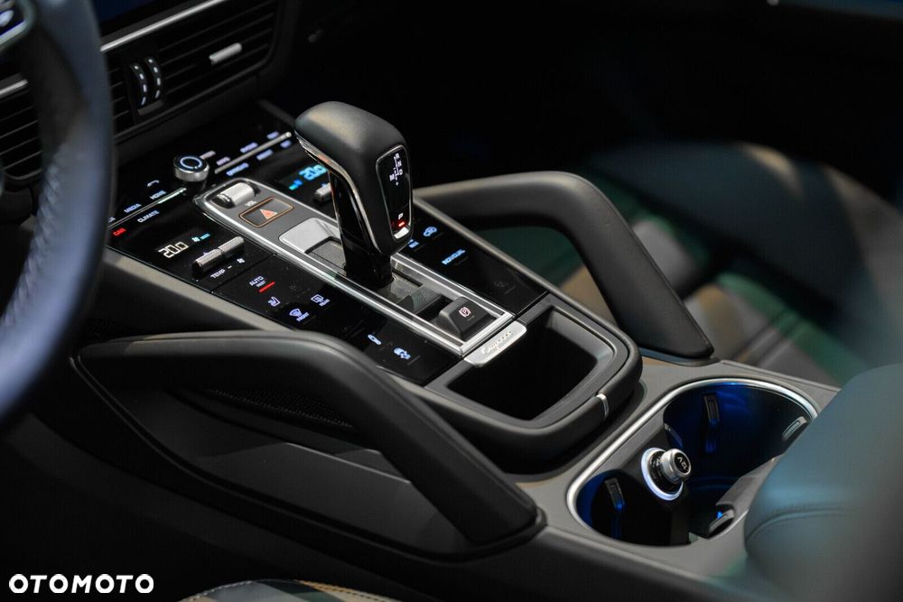 Porsche Cayenne - 12