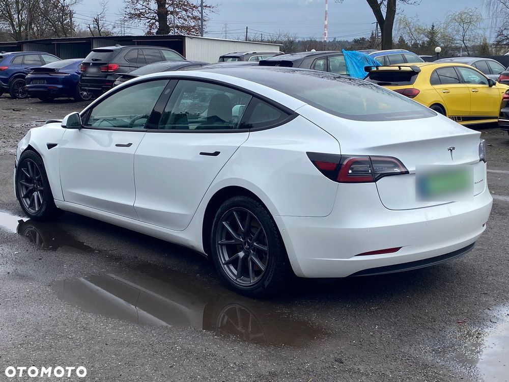 Tesla Model 3 - 2