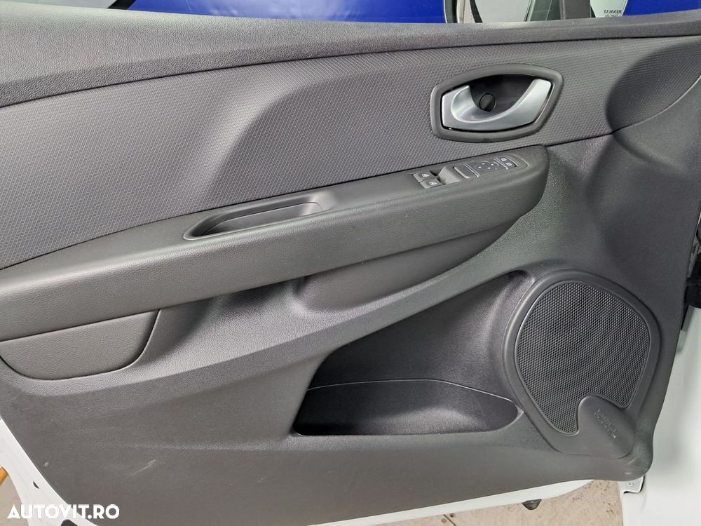 Renault Clio - 10
