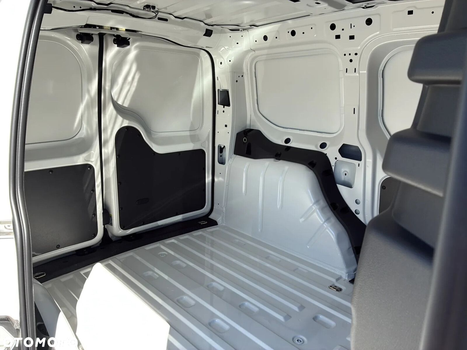 Volkswagen Caddy Cargo BENZYNA 1.5 TSI 114KM - 12