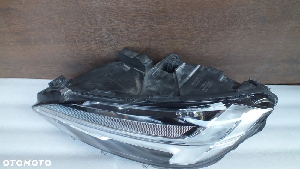 Lampa przednia lewa Volvo V90 Fulled 31386164 - 3