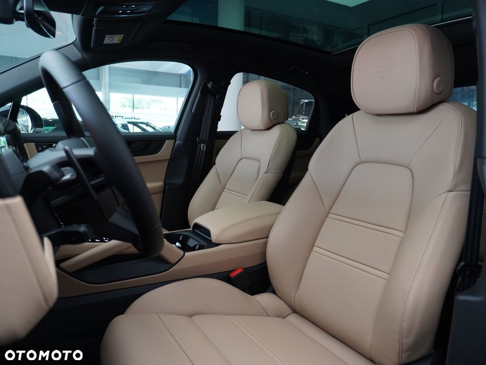 Porsche Cayenne E-Hybrid PHEV Black Edition - 29