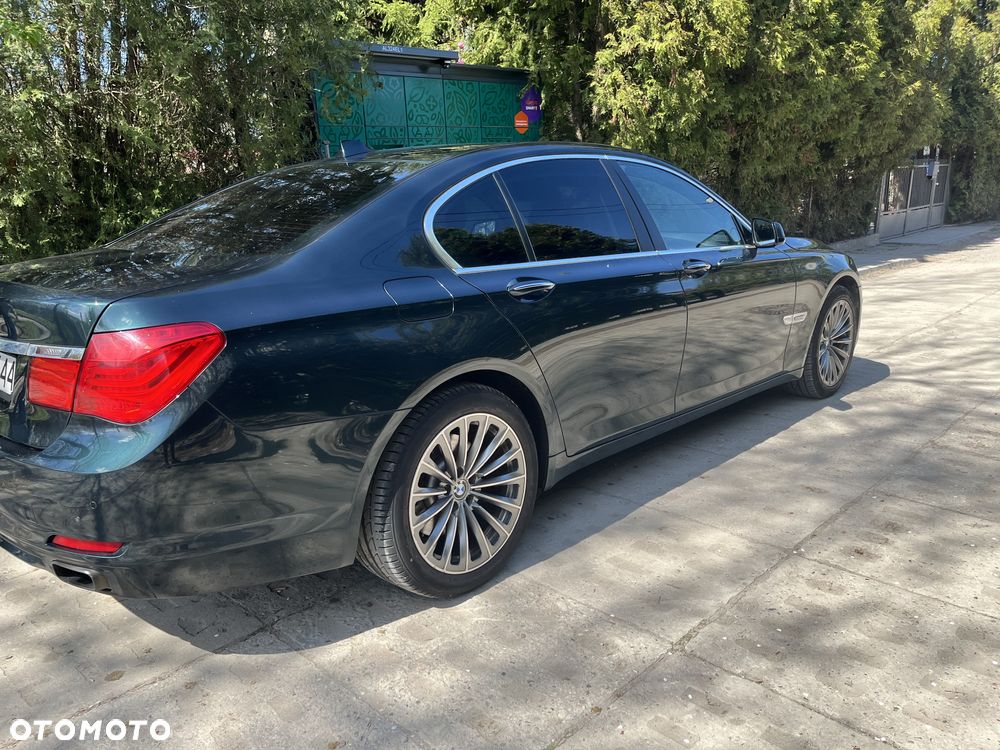 BMW Seria 7 740i - 14