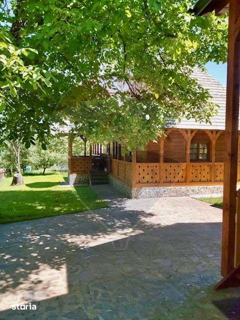 Doua case in stil maramuresean de vanzare in Breb/Maramures - Imagine principală: 5/20