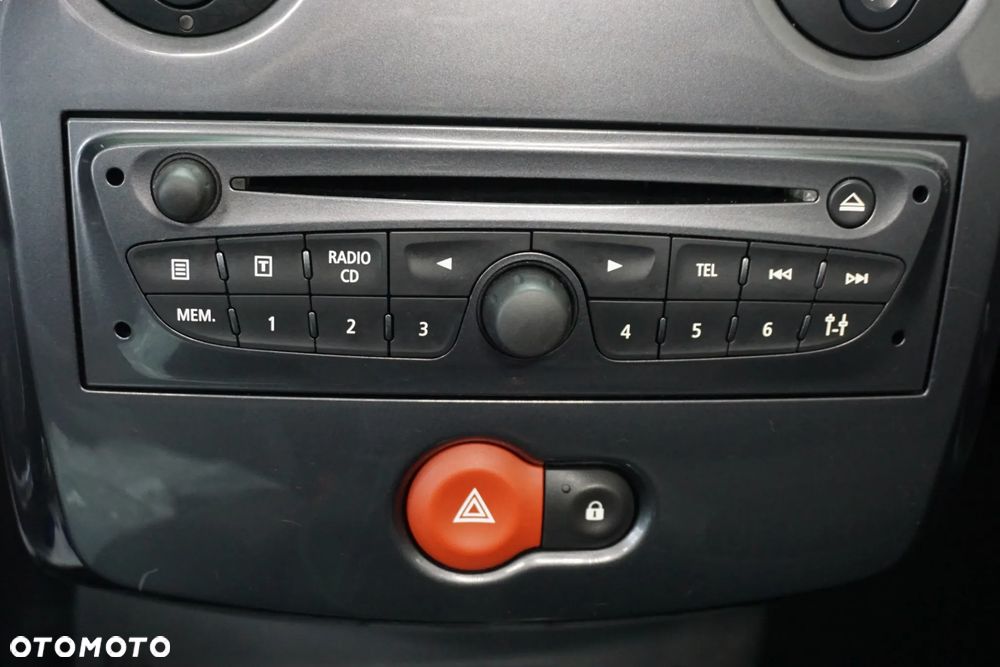 Renault Clio 1.5 dCi 85 FAP Dynamique - 24