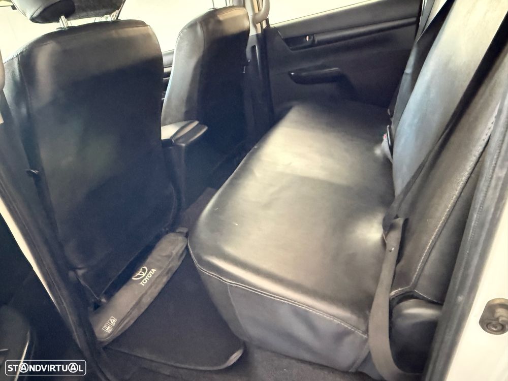Toyota Hilux 2.4 D-4D 4WD CD CH - 8