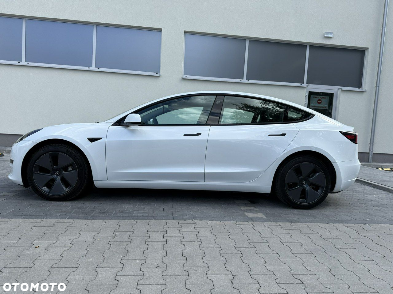 Tesla Model 3 - 5