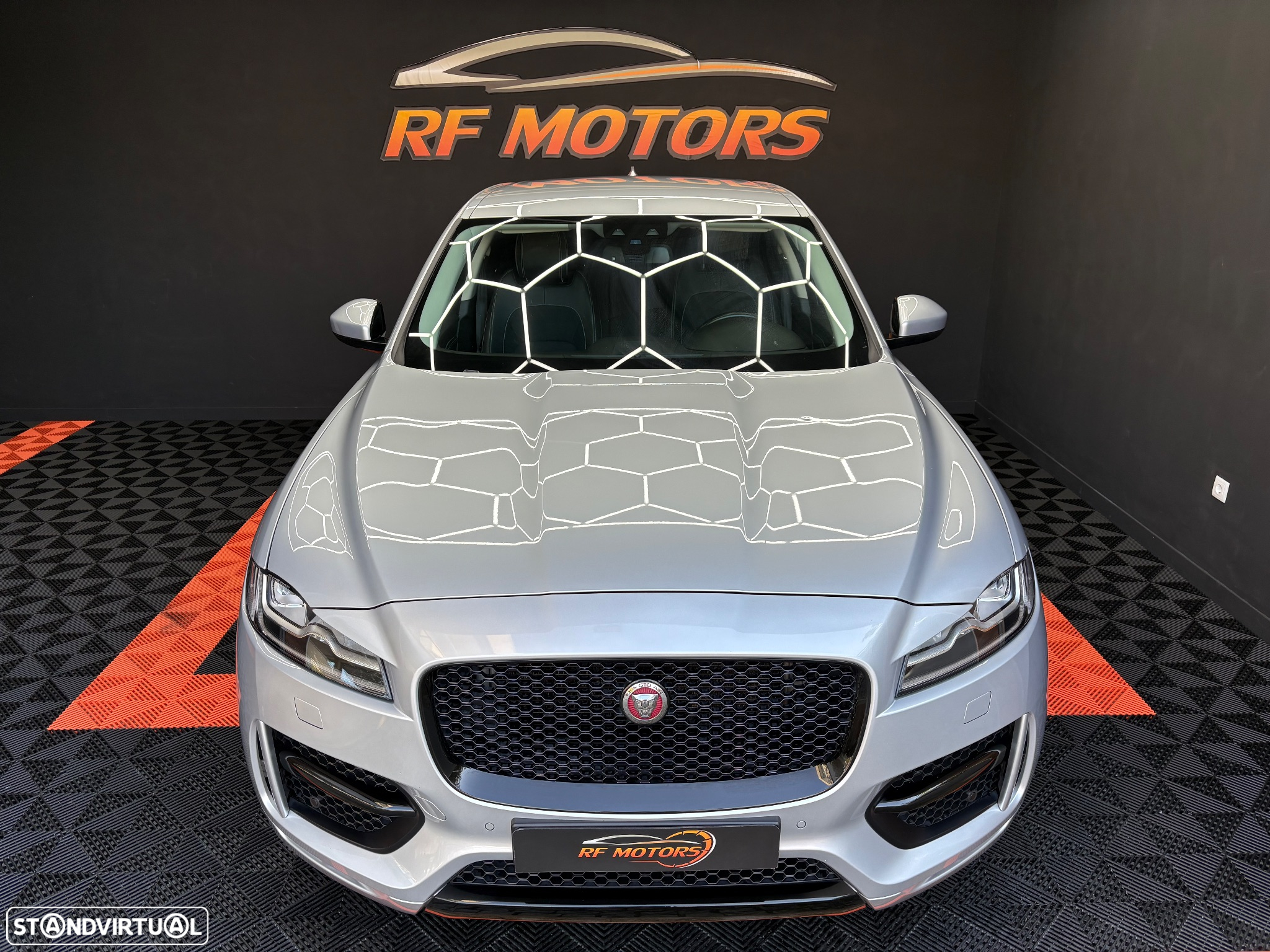 Jaguar F-Pace 20d Aut. R-Sport - 19