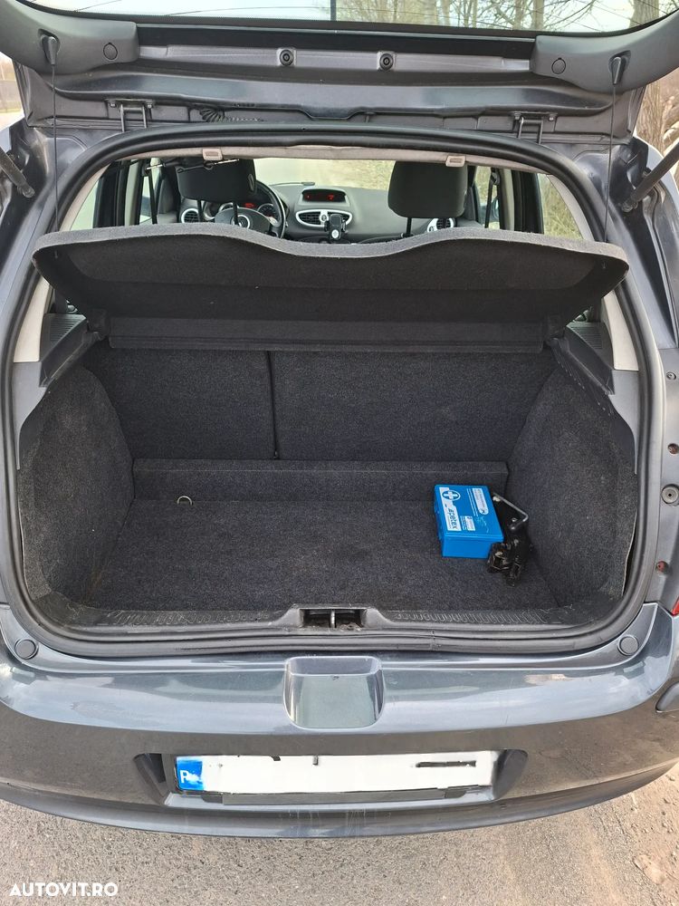 Renault Clio III 1.5dCi Dynamique - 9