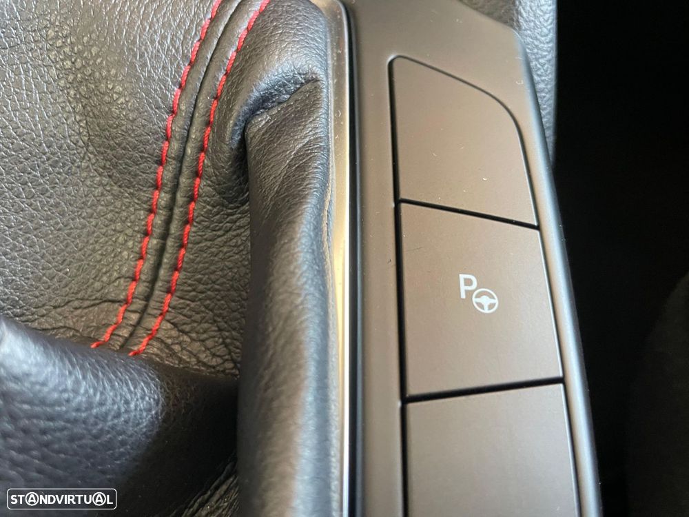 Ford Focus 1.0 EcoBoost MHEV ST-Line X - 30