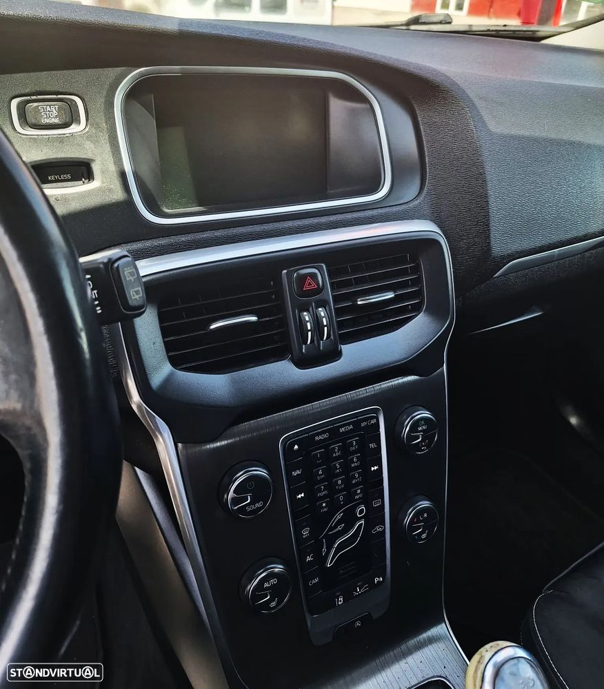 Volvo V40 1.6 D2 Momentum Eco - 10