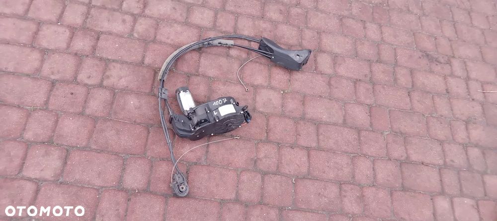 Peugeot 1007 mechanizm drzwi lewy