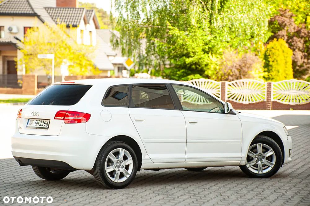 Audi A3 Sportback 1.6 Ambiente - 18