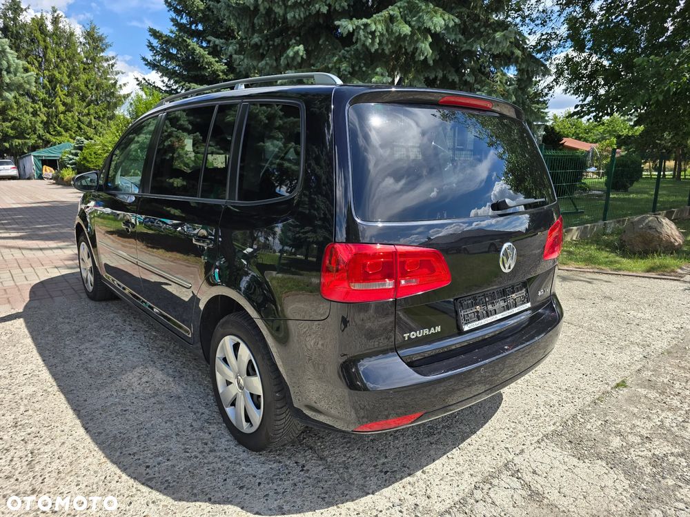 Volkswagen Touran - 18