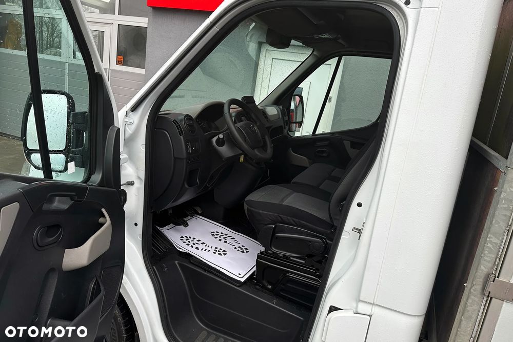 Nissan NV400 - 18
