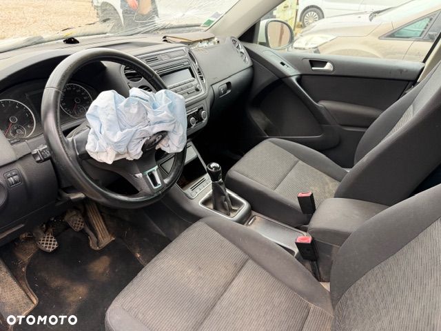 Volkswagen Tiguan 2.0 TDI DPF BlueMotion Technology Exclusive - 6