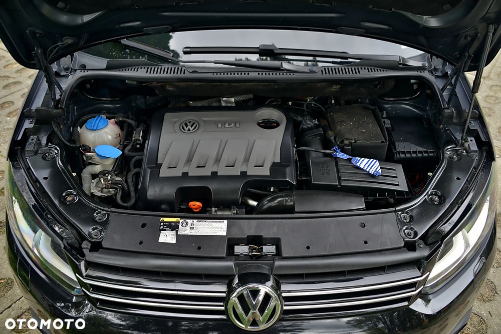 Volkswagen Touran - 38