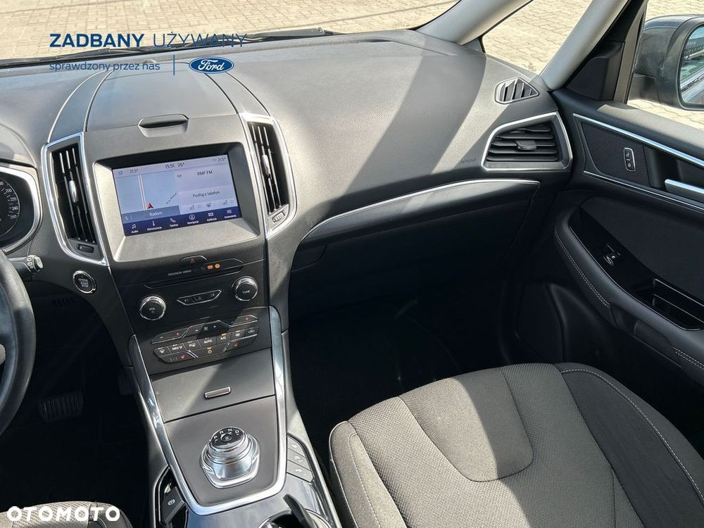 Ford S-Max - 11