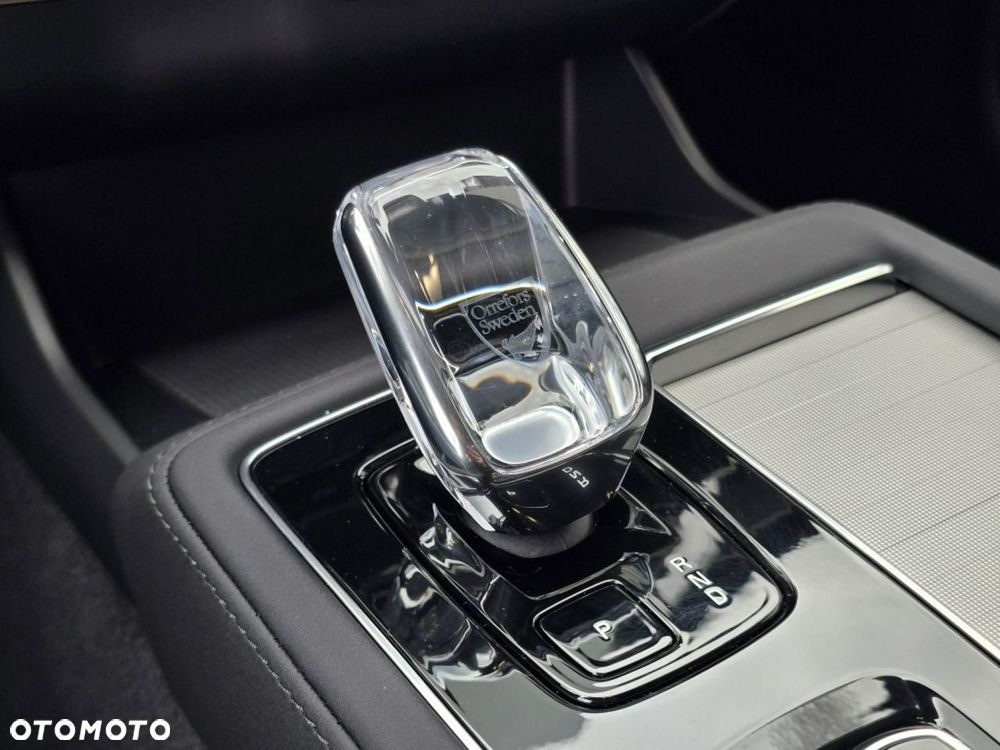 Volvo XC 90 T8 AWD Plug-In Hybrid Ultra Black Edition 7os - 24