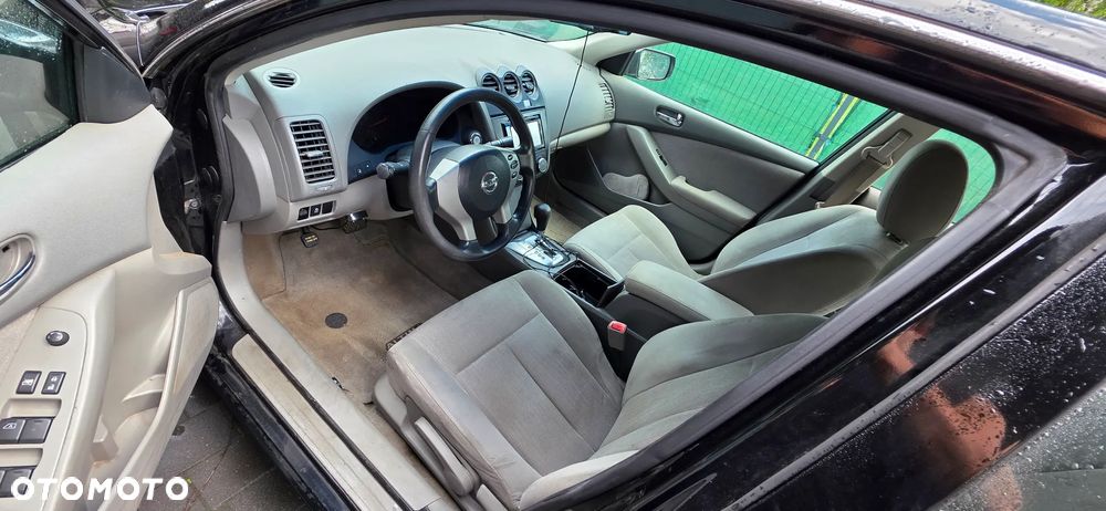 Nissan Altima - 6