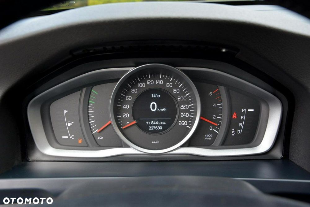 Volvo V60 D4 Geartronic Momentum Pro - 30