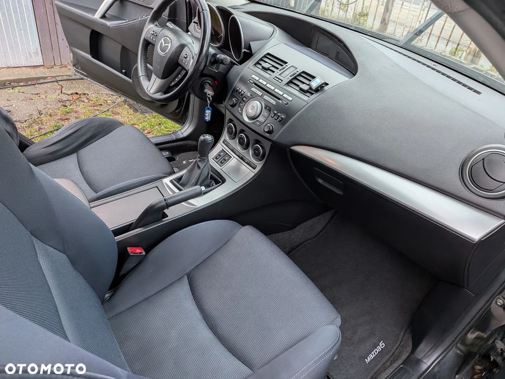 Mazda 3 1.6 Sport Comfort - 26