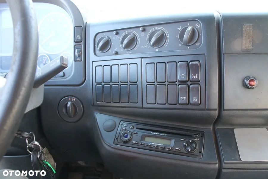 MAN TGM  18.280 żuraw hiab 122 skrzynia  7.2M - 10