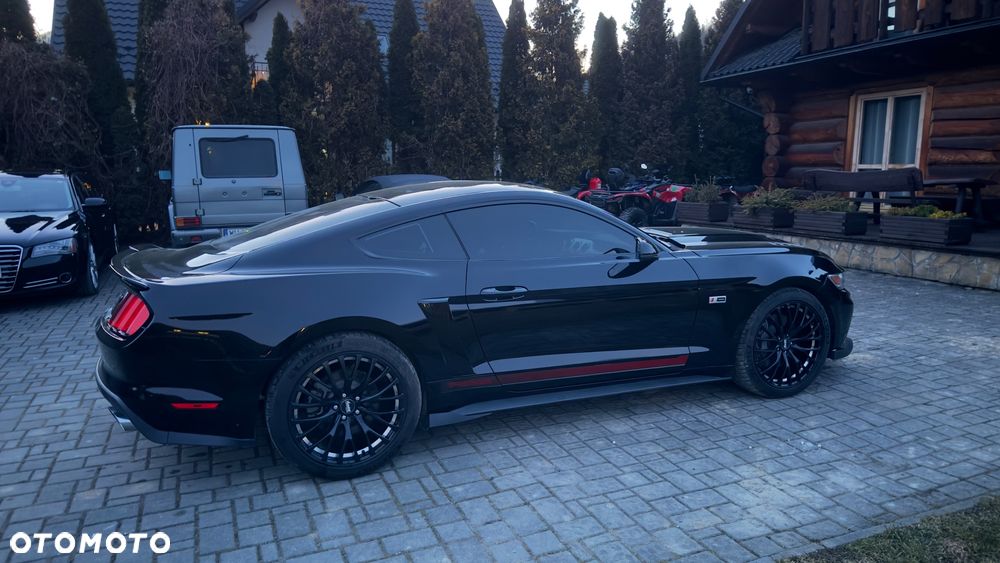 Ford Mustang - 16