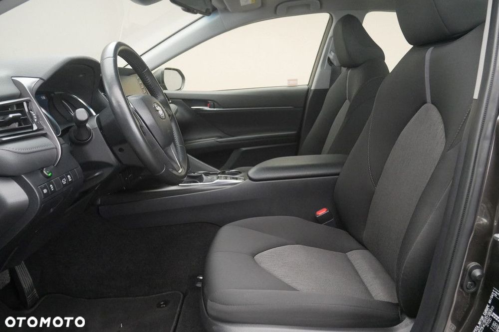 Toyota Camry 2.5 Hybrid Comfort CVT - 12