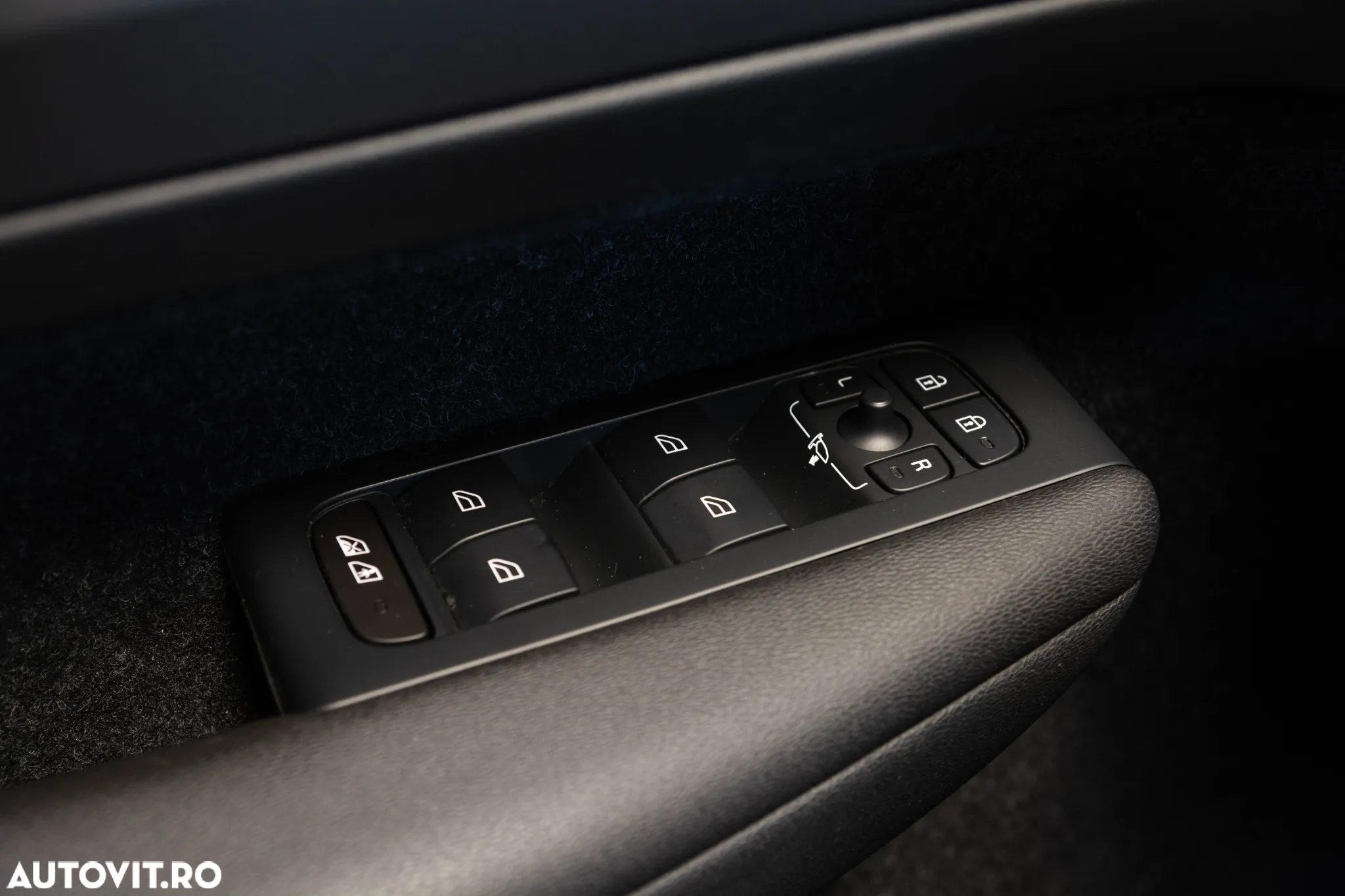 Volvo XC 40 D3 R-Design - 29
