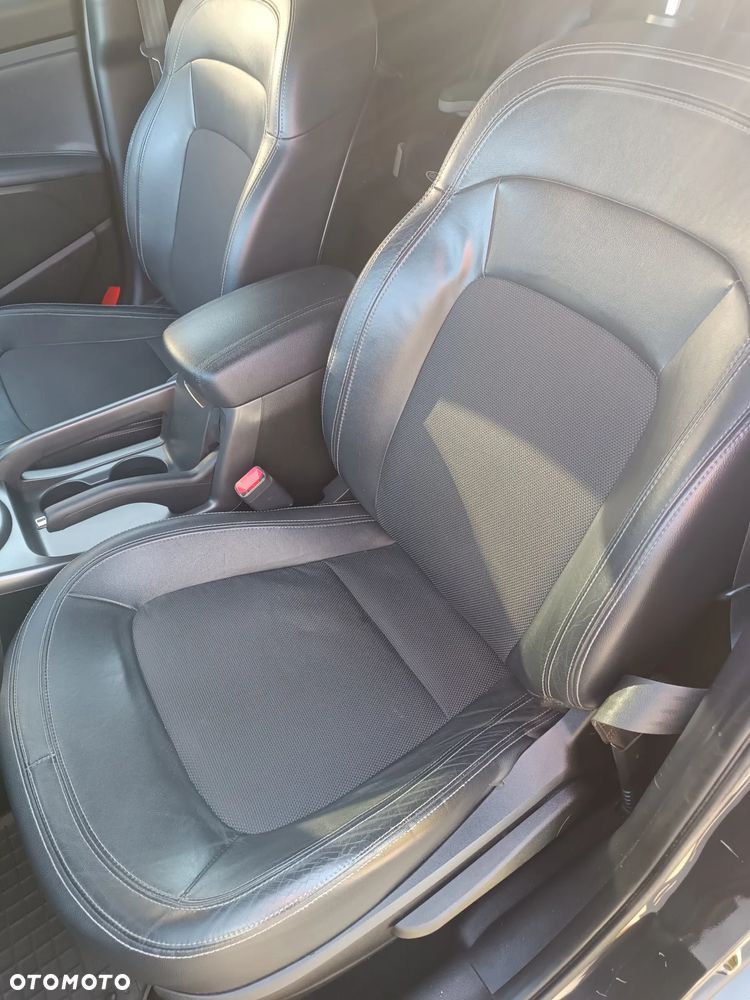 Kia Sportage 2.0 CRDI M - 10