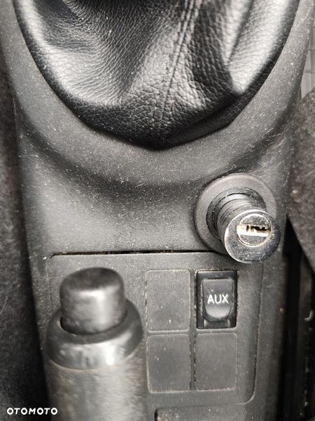 Toyota Yaris 1.0 Terra - 17