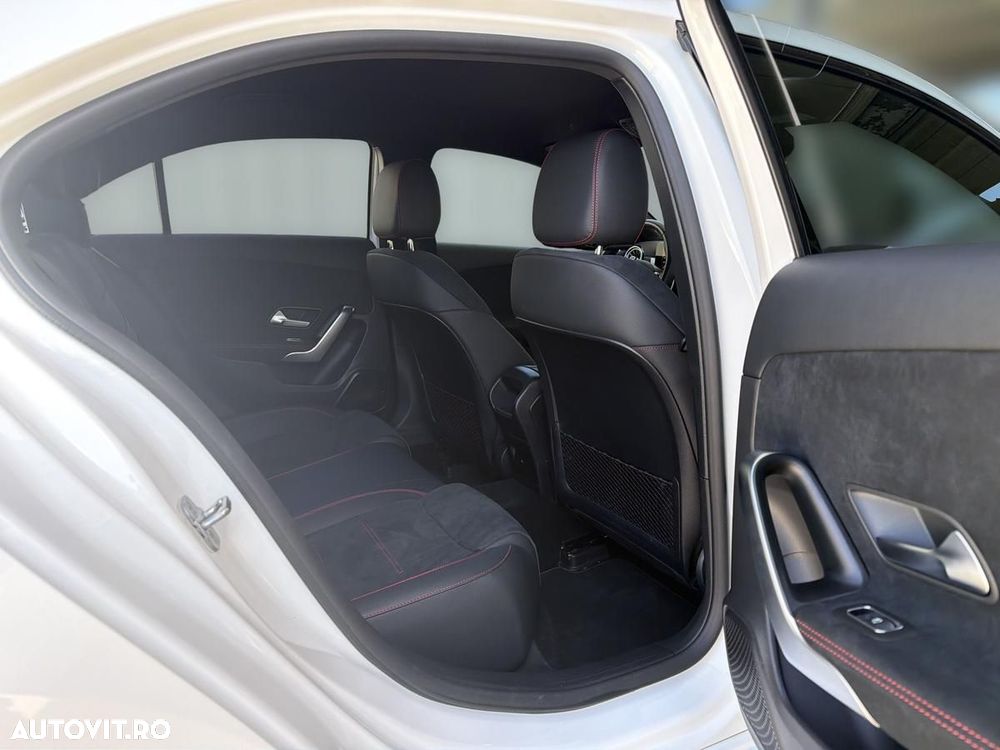 Mercedes-Benz A 200 Sedan MHEV 7G-DCT - 13