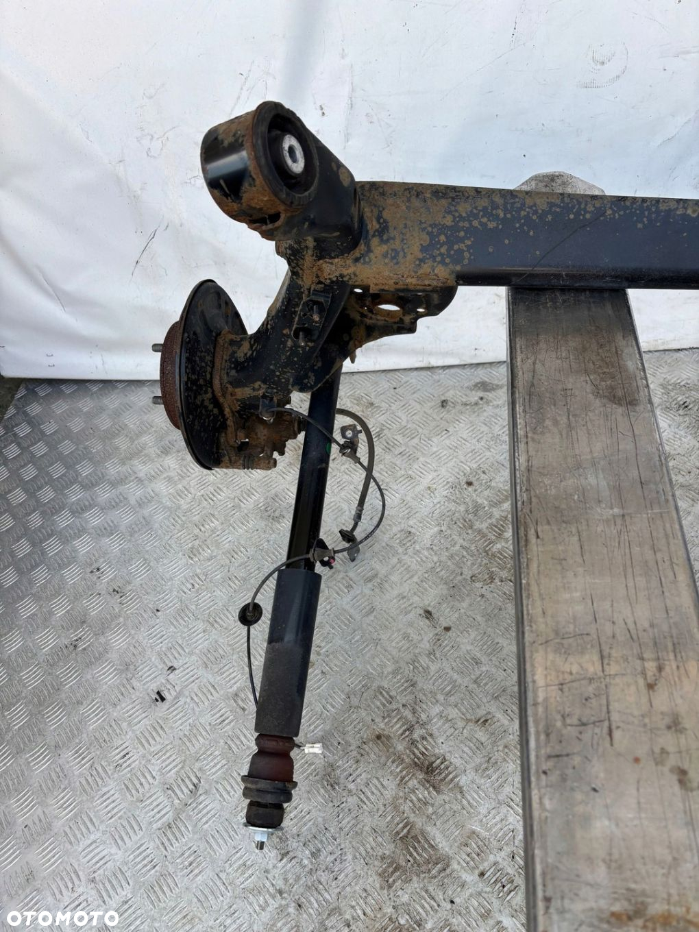 OŚ BELKA TYLNA HYUNDAI I10 II 13- - 3